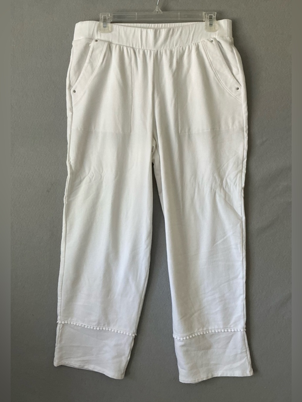 Sport Savvy White Beaded Hem Capri Women Pants S Cottagecore Fairycore Delicate